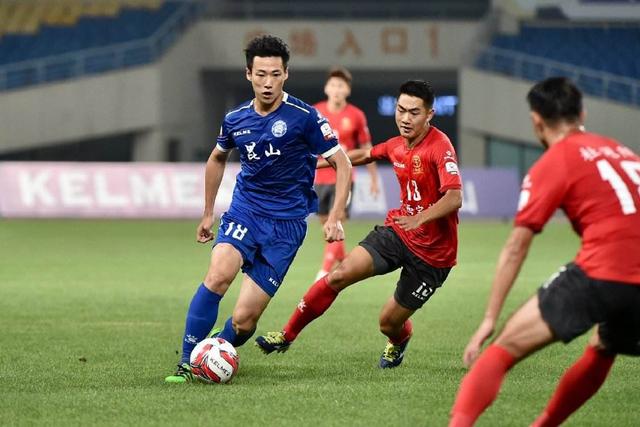 吹杨缺阵老鹰险胜绿军 斯波大失误热火负活塞