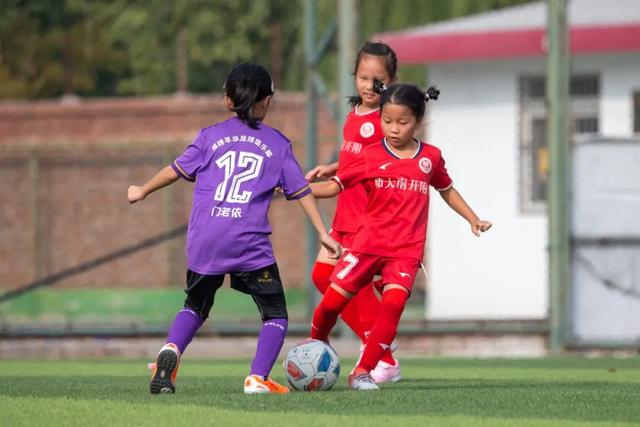 赵嘉义30分青岛胜同曦 贺希宁21分深圳负新疆