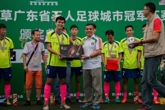 郑薇：朝鲜主力中锋缺阵 我们临时打小球战术